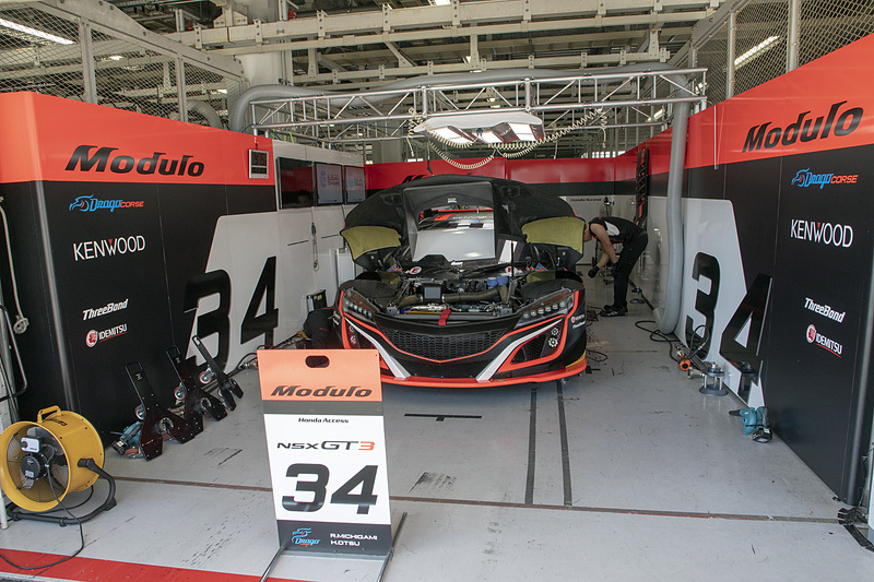 大クラッシュから復活を果たした34号車。木曜日にシェイクダウンを行なったばかりの新車だ