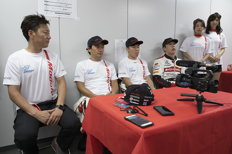 予選終了後にチームのホスピタリティで記者会見が行なわれた。会見はQ1の走行順に各ドライバーが印象を語った