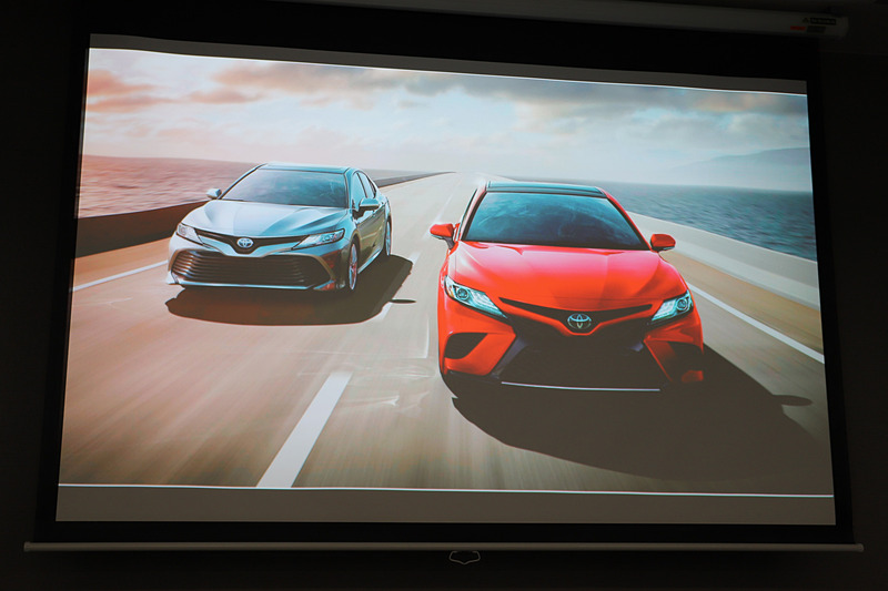 ノーマルとWSのカムリ