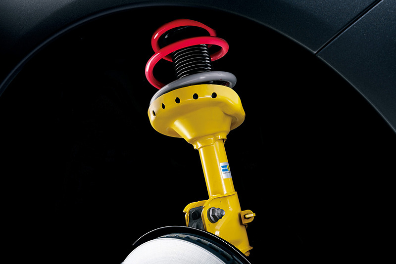 STIチューニングビルシュタイン製ダンパー＆コイルスプリング（フロント：DampMatic II、倒立式）