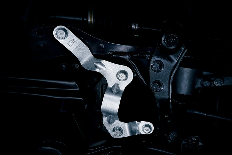 高剛性クランプスティフナー（左右）付電動パワーステアリング