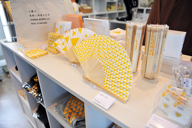 キナーレにあるミュージアムショップがこれまた楽しい。ずっと見ていたいけど、そろそろ次の作品を見に出発しなくては！