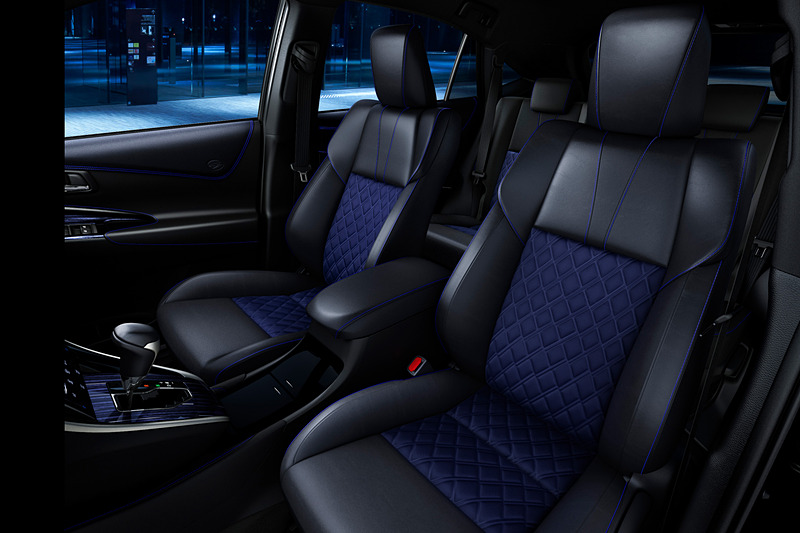 ファブリック＋合成皮革のシート表皮