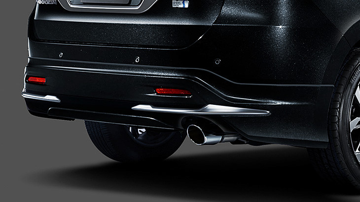 「リヤスタイリングキット」塗装済：8万2080円