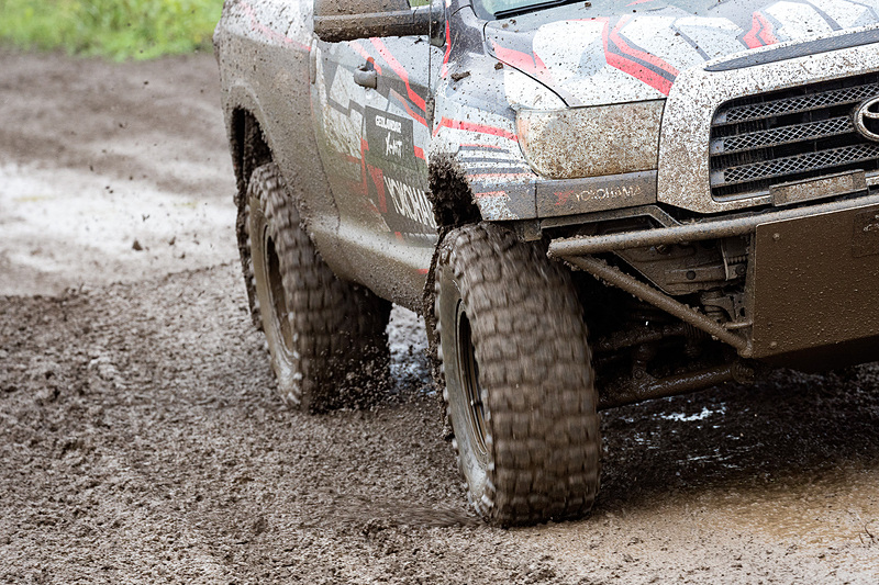 X-MTを装着したトヨタ自動車「タンドラ」が豪快なトラクションを発揮