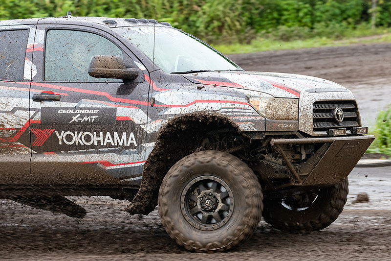 X-MTを装着したトヨタ自動車「タンドラ」が豪快なトラクションを発揮