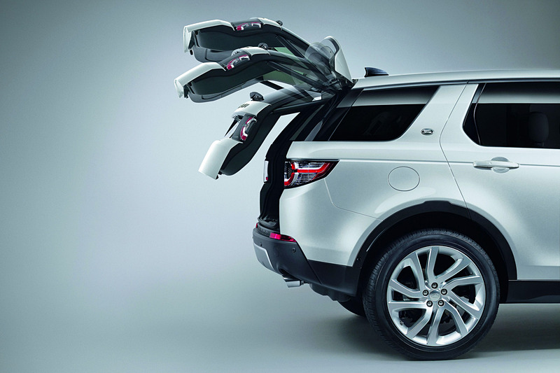 「ヒーテッド・ステアリングホイール」「ハンズフリー・パワーテールゲート」「パーシャルレザーシート」などを特別装備