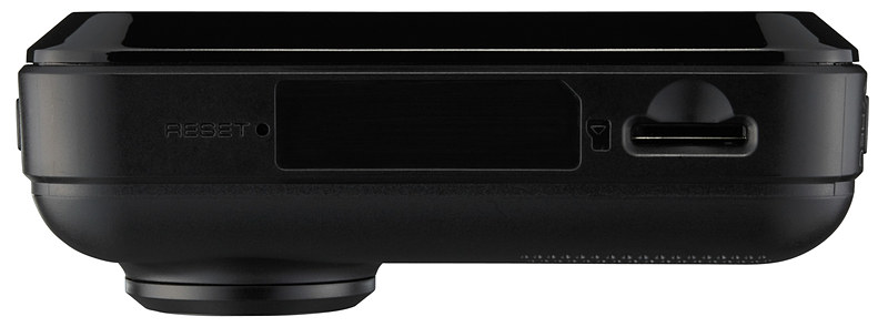 メインユニットの両側面と下側。助手席側（左）の側面に、電源供給と2ndカメラ接続用のminiUSB端子、電源ボタンを設定。運転席側（右）の側面にはメニュー操作などのボタン4つが用意され、下側にmicroSDスロットを備える