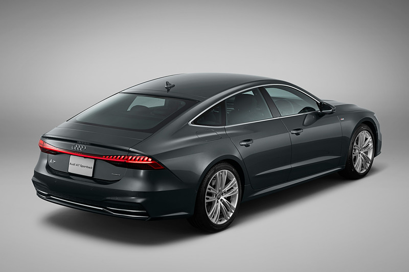 新型A7 スポーツバックのボディサイズは4970×1910×1415mm（全長×全幅×全高。S line仕様の全長は4975mm、スポーツサスペンション装着車の全高は1405mm）、ホイールベースは2925mm