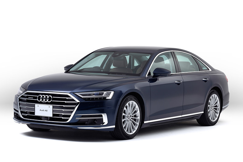 通常モデルのボディサイズは5170×1945×1470mm（全長×全幅×全高）、ホイールベースは3000mm。ロングホイールベースモデルとなるA8 Lは全長とホイールベースが130mm増加する