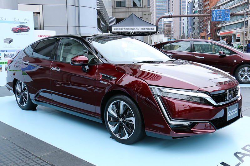 ホンダのFCV「クラリティ フューエル セル」