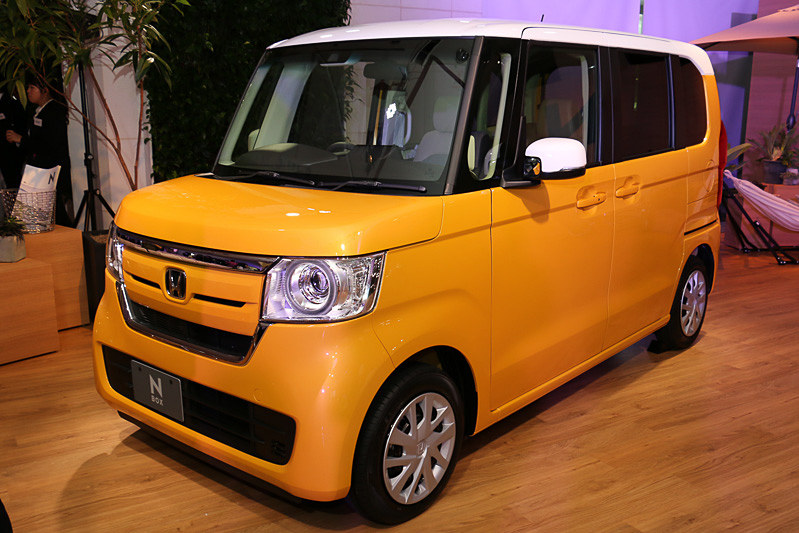 2018年8月車名別ランキングトップの本田技研工業「N-BOX」