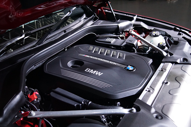 「X4 M40i」は、最高出力265kW（360PS）/5500rpm、最大トルク500Nm/1520-4800rpmを発生する直列6気筒 3.0リッターターボエンジンを搭載