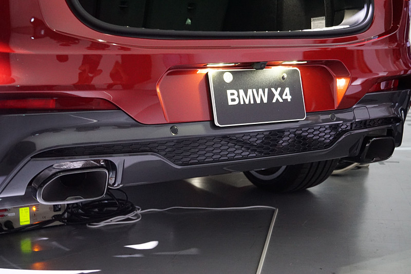 「X4 M40i」は、最高出力265kW（360PS）/5500rpm、最大トルク500Nm/1520-4800rpmを発生する直列6気筒 3.0リッターターボエンジンを搭載