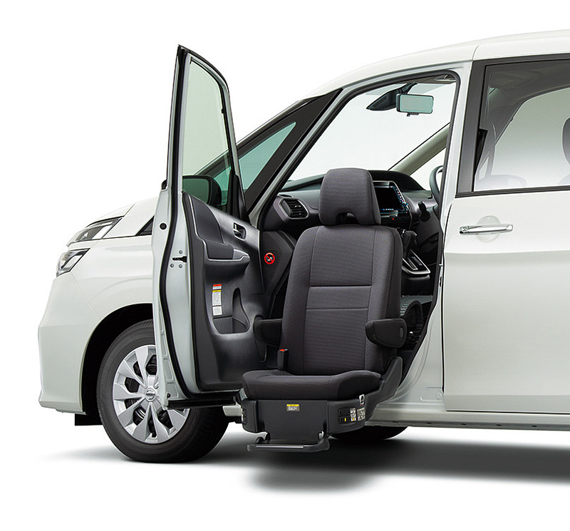 セレナ 助手席スライドアップシート