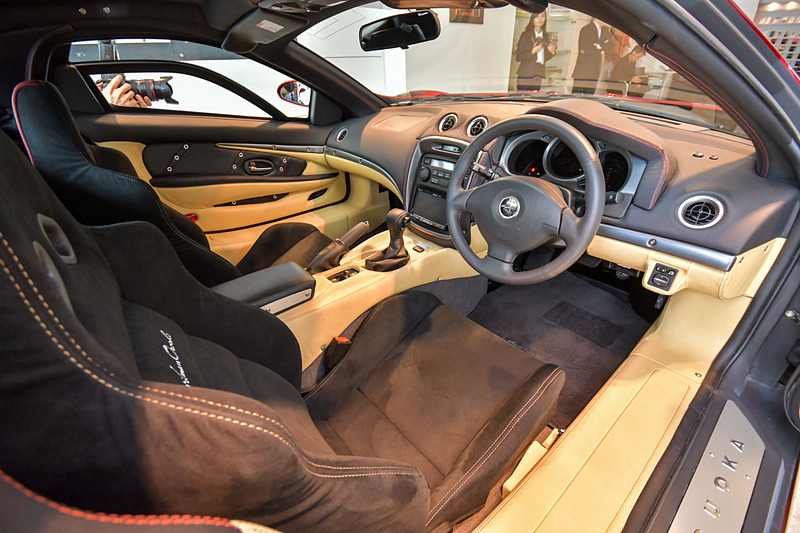 デビルマン オロチのボディサイズは4560×2035×1180mm（全長×全幅×全高）、ホイールベースは2600mm。足下は20インチホイールにブリヂストンのプレミアムスポーツタイヤ「POTENZA S007A」の組み合わせ