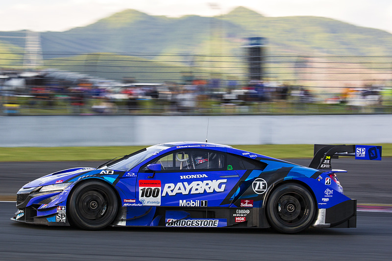 サンディスクの製品は、SUPER GTに参加する全レーシングマシンが搭載する車載カメラの映像記録用に使用されている。耐熱性や耐振動性など高い信頼性を実現している