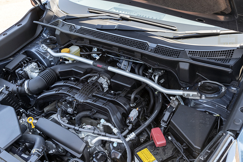 パワートレーン関連はとくに変更なく、エンジンルーム内には「フレキシブルタワーバー」（税別3万円）を装着