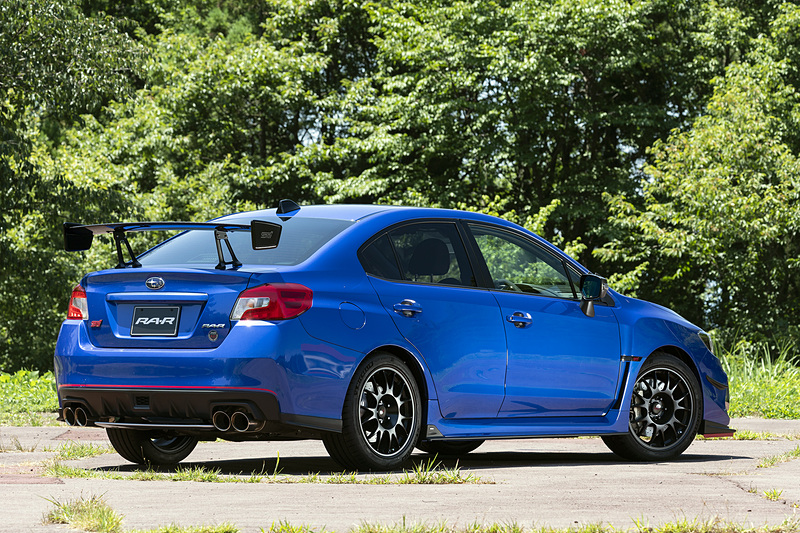 WRX STI RA-R STIパフォーマンスパッケージ装着車