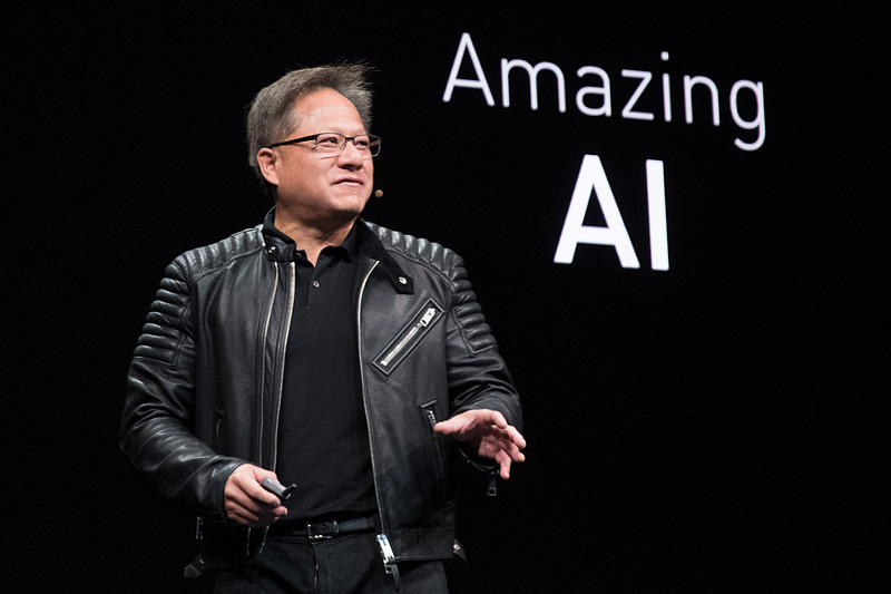 基調講演を行なうNVIDIA ジェンスン・フアンCEO