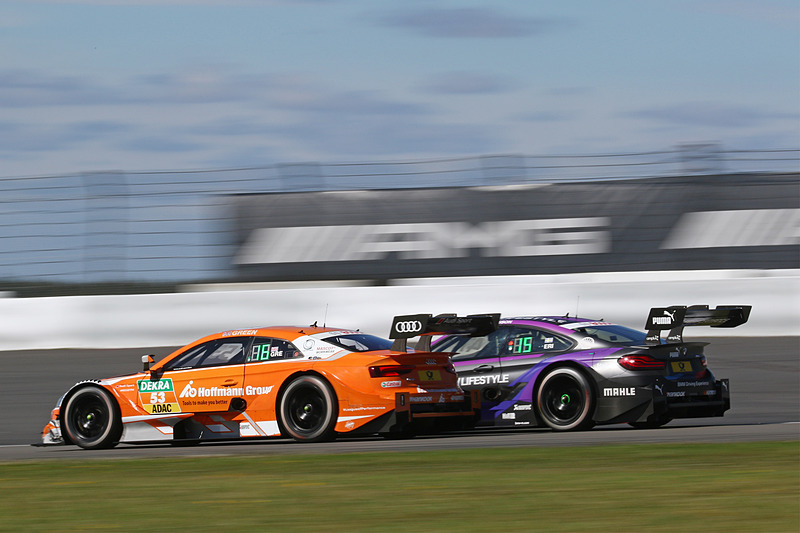 ジェミー・グリーン（53番）とジョエル・エリクソンのサイド・バイ・サイドのバトル