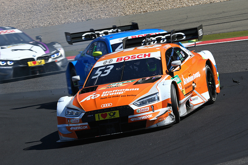 ダメージを負ったジェミー・グリーン（53番）にロビン・フリジンが接触、激しいバトルが続く