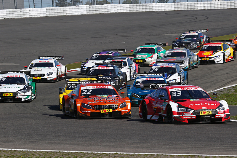 レース2のスタートとバックショット