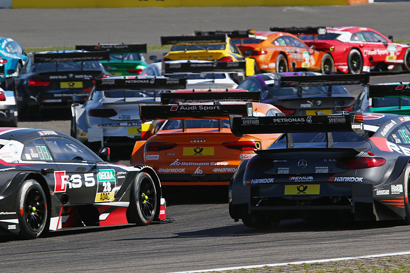 レース2のスタートとバックショット