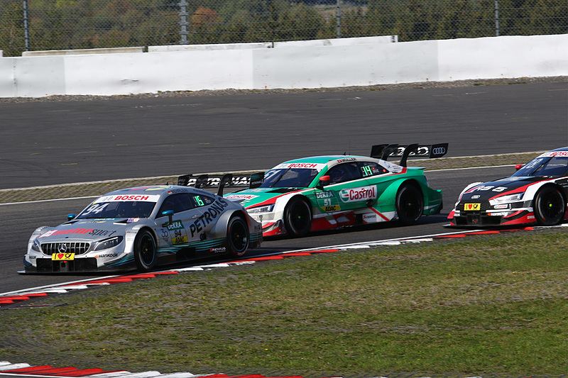 ニコ・ミューラー（51番）、ロイック・デュバル（28番）らのバトル