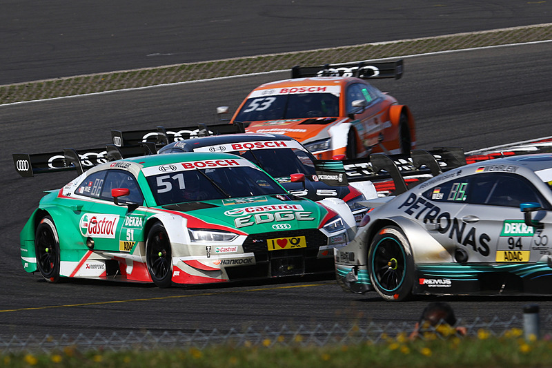 ニコ・ミューラー（51番）、ロイック・デュバル（28番）らのバトル