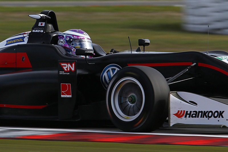 18位でレース終えた佐藤万璃音（33番）