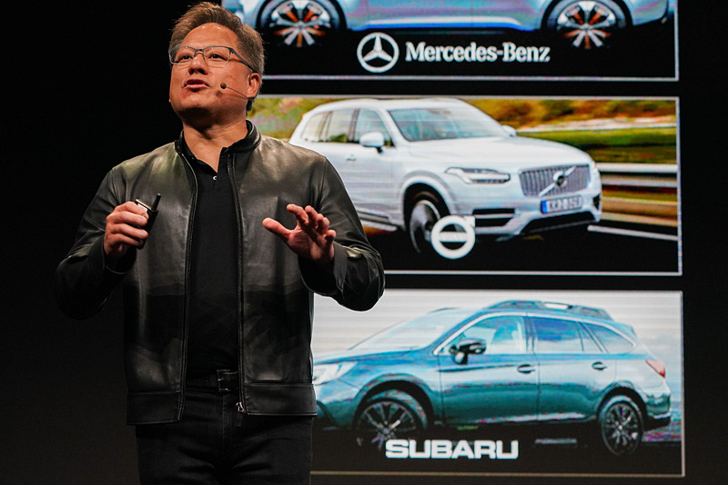 NVIDIA CEO ジェンスン フアン氏による基調講演のスライド画面では、パートナーとしてスバルが紹介されていた。自動運転の今後の進化に期待したい