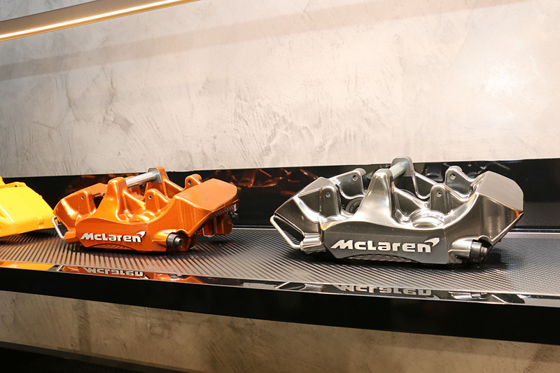 マクラーレンのビスポーク部門「MSO（マクラーレン・スペシャル・オペレーションズ）」のオプションパーツやアパレル製品なども展示