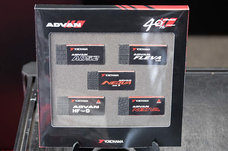 5本10パターンの消しゴムがセットになった「ADVAN消しゴム レジェンドセット」。数量限定で発売されるとのこと