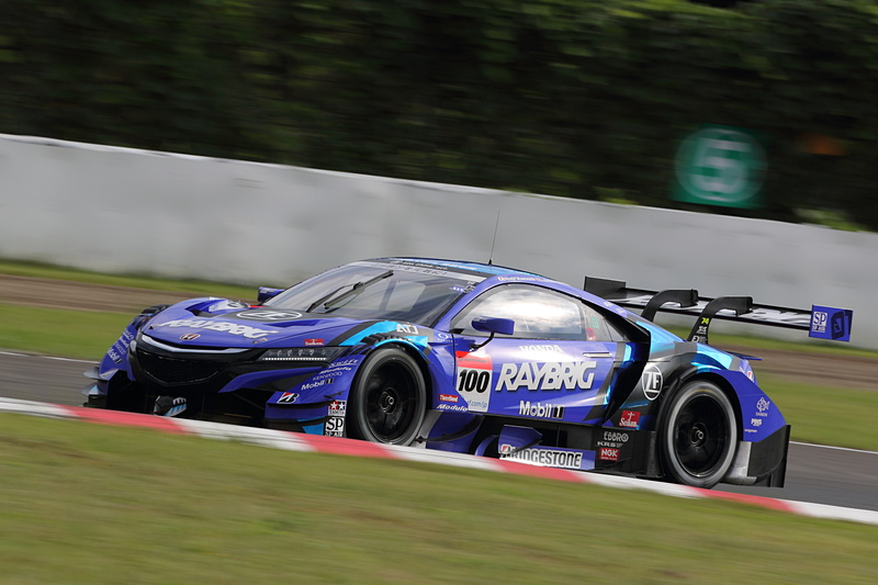 GT500のポールポジションをコースレコードで獲得した100号車RAYBRIG NSX-GT（山本尚貴/ジェンソン・バトン組）