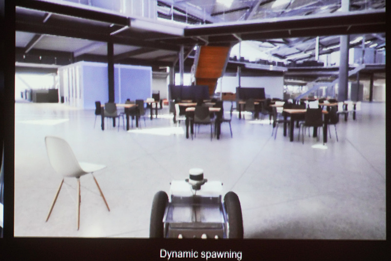 出現する突発的な障害物に対応する動きのデモ