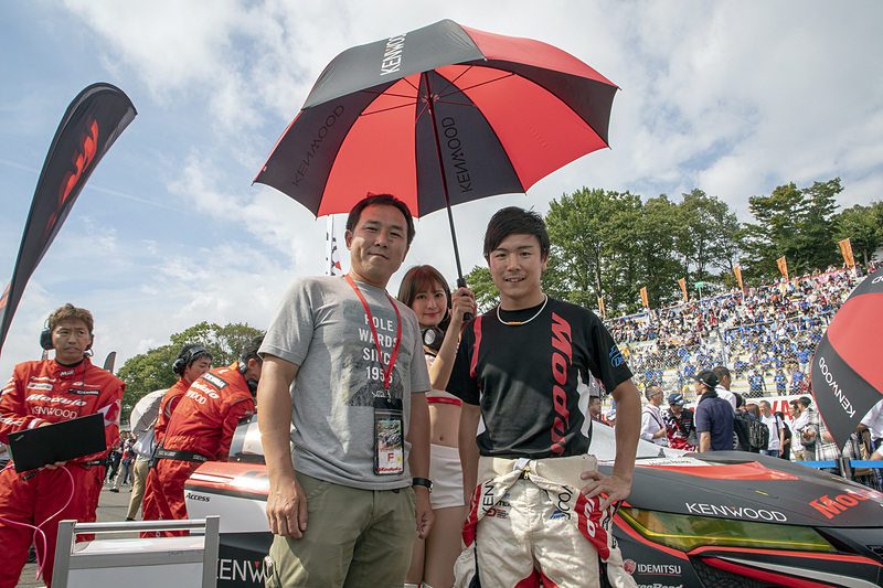 今回のレースでは、ホンダアクセスが活動をサポートしている北極冒険家の荻田泰永氏がサーキットを訪れていた。グリッドウォークでも34号車を応援