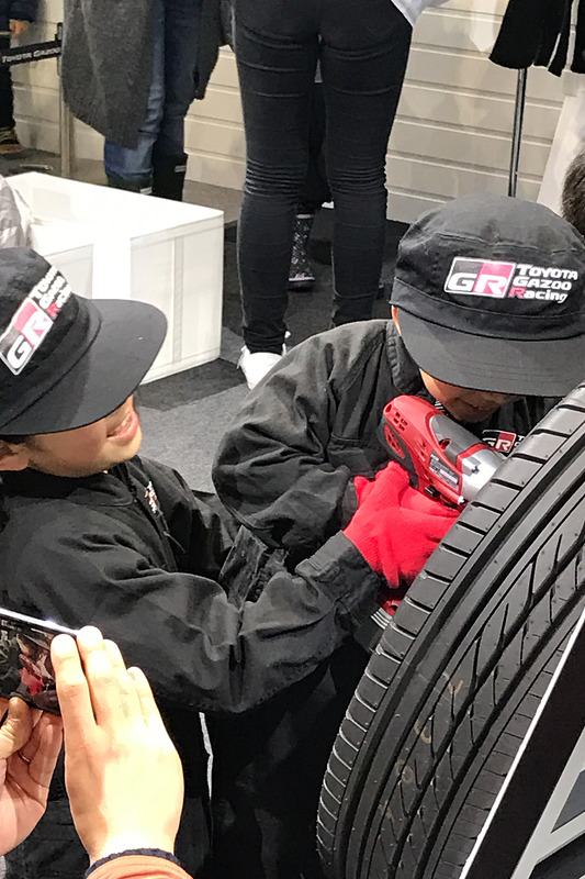 エンジニアウェア姿で参加できる「タイヤチャレンジ」