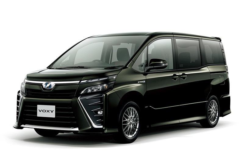 メガウェブでは女性インストラクターによる「女性向けビギナードライバー運転講習」や「ファミリー向け車両試乗体験」を実施