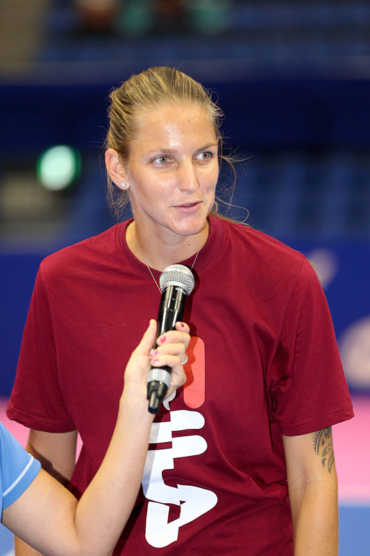 「テニスは楽しんでやることが一番よ。そして何より大事なのは練習コート。しっかり練習を積んで、いい試合をしてね！　みんなも頑張って！」とプリスコバ選手