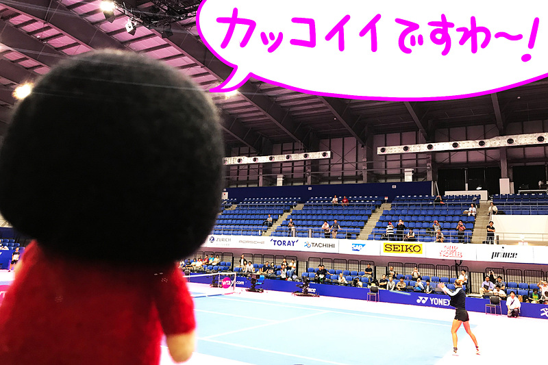 続いてアザレンカ選手とも1人1分間のラリー