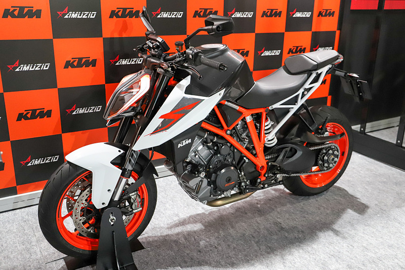 ゲームに登場する仕様とは若干異なるそうだが、実車が用意されていた