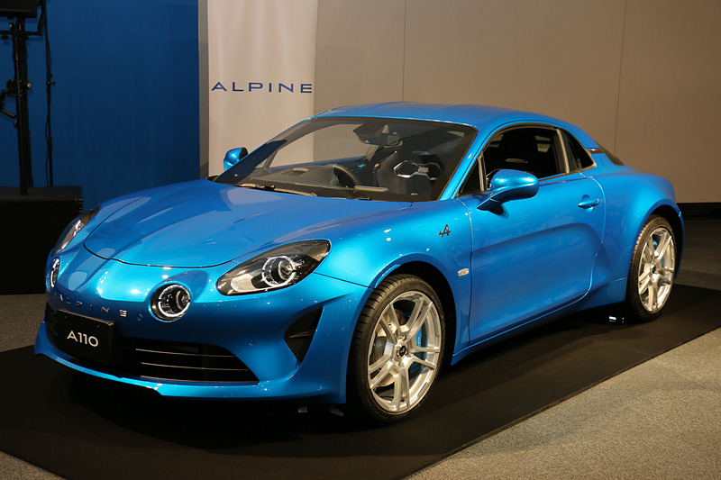 A110 ピュア。ボディカラーは「ブルー アルピーヌ M」