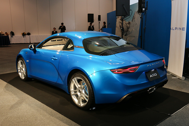 A110 ピュア。ボディカラーは「ブルー アルピーヌ M」