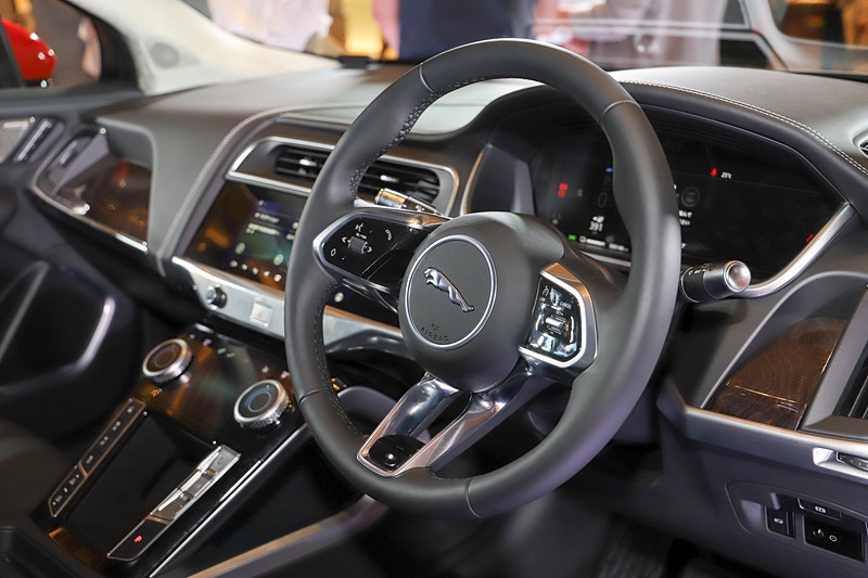 ステアリングホイール