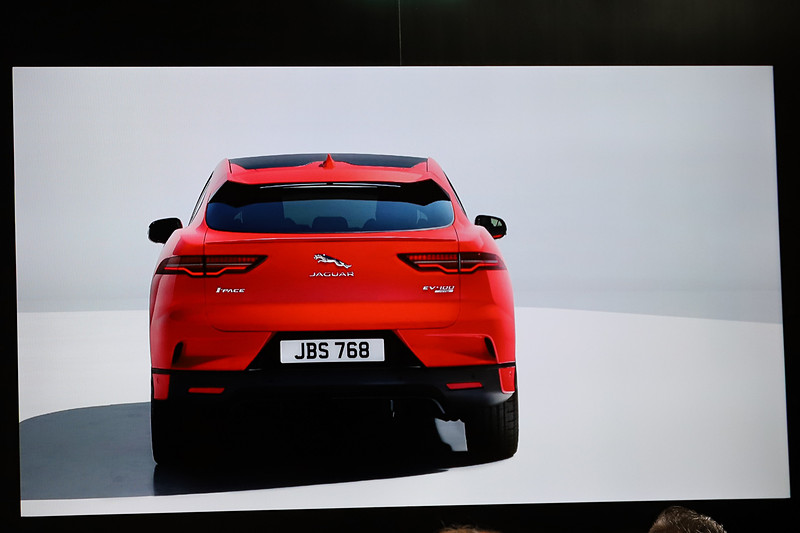 Cd値を0.29にまで抑えたことで、リアワイパーも不要になったという