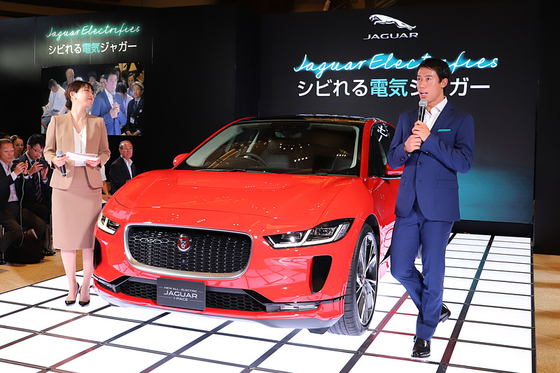 “シビれる“をキーワードにしたトークショーでは、錦織選手が「小さい頃、海に行ったときにクラゲに刺されて本当にシビれたこともある（笑）」と話すなど、和気あいあいと進行した