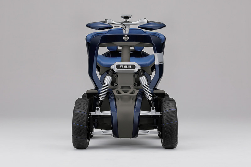 オフロードテイストのスタイリングと、質感を感じるマテリアルやカラーリングを特徴として、外の世界へと誘うデザインとした