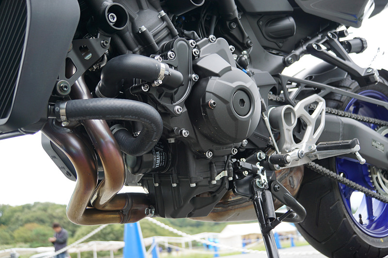 左側のステップまわり