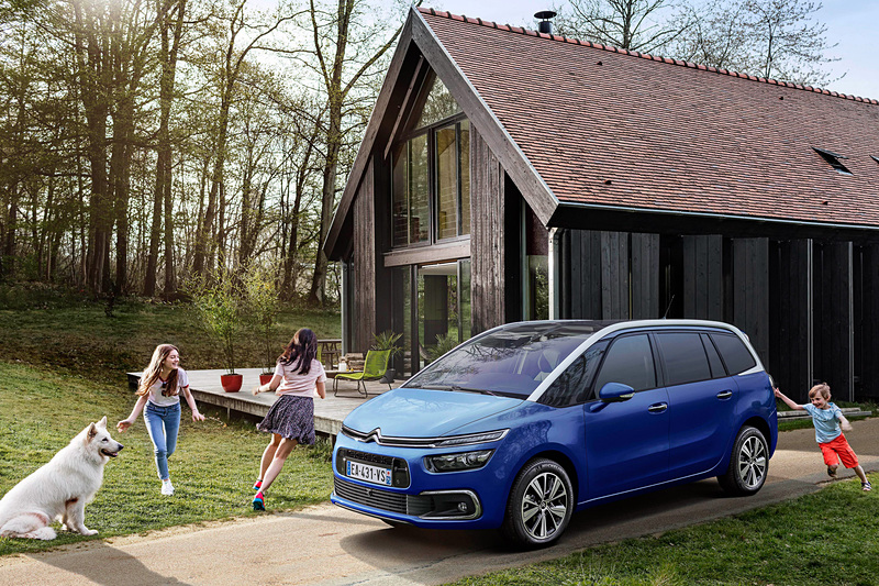 「グランド C4 スペースツアラー」